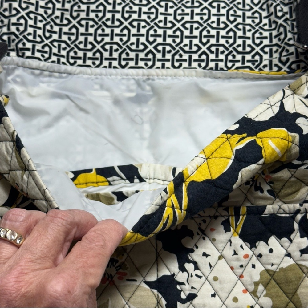 Vera Bradley Yellow and Black Floral Messenger Bag Quilted - Picture 3 of 7